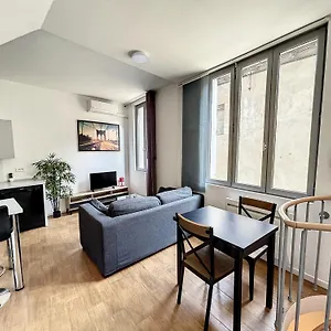https://lappart-davignon.fr-provencehotel.com