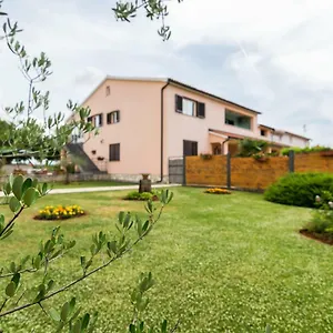 https://apartments-korina.in-istria.net